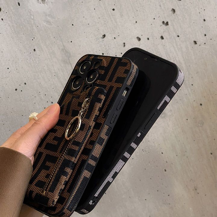 Fendi iPhone15 ケースシンプル風