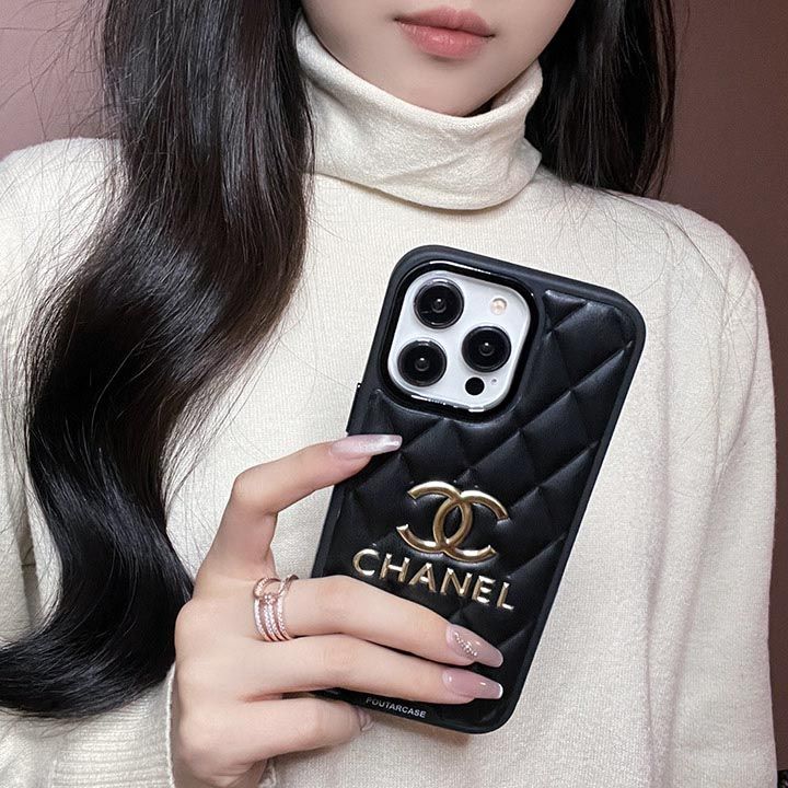 Chanel iphone15ケース流行り白