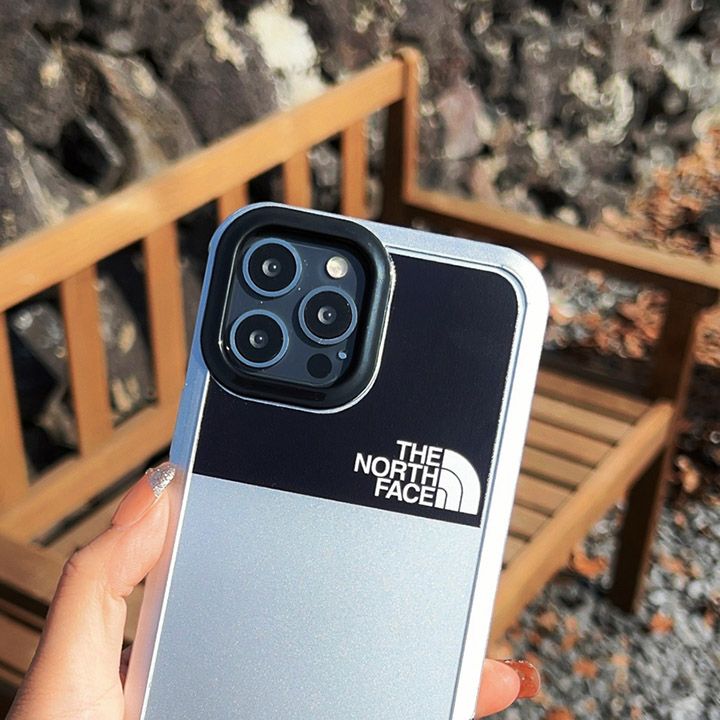 iphone15 ケースthe north faceシンプル風