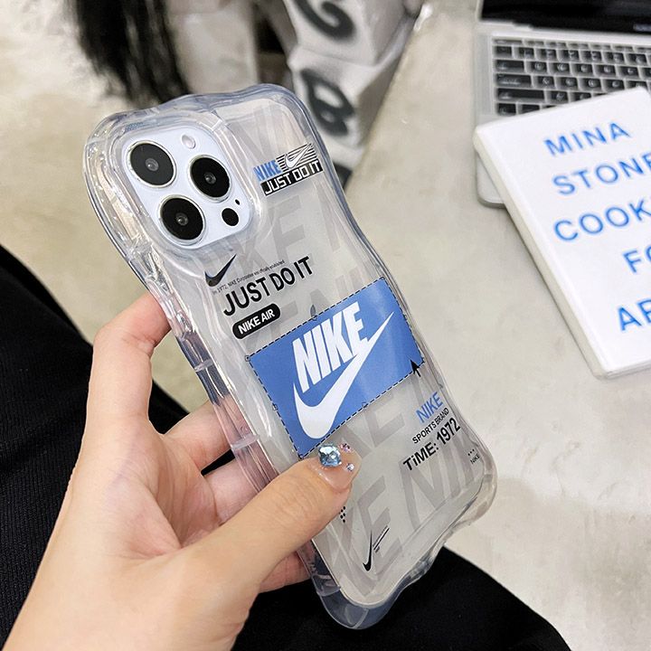 Nike iphone15 ケースファッション高校生